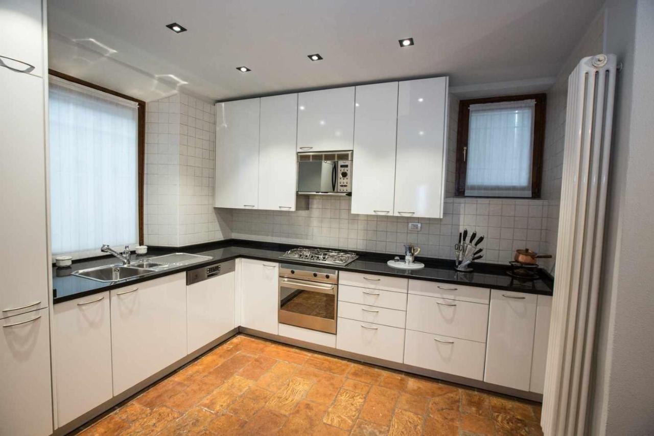 Historical Apartment In The Center Of Gravedona - Larihome A02 ภายนอก รูปภาพ