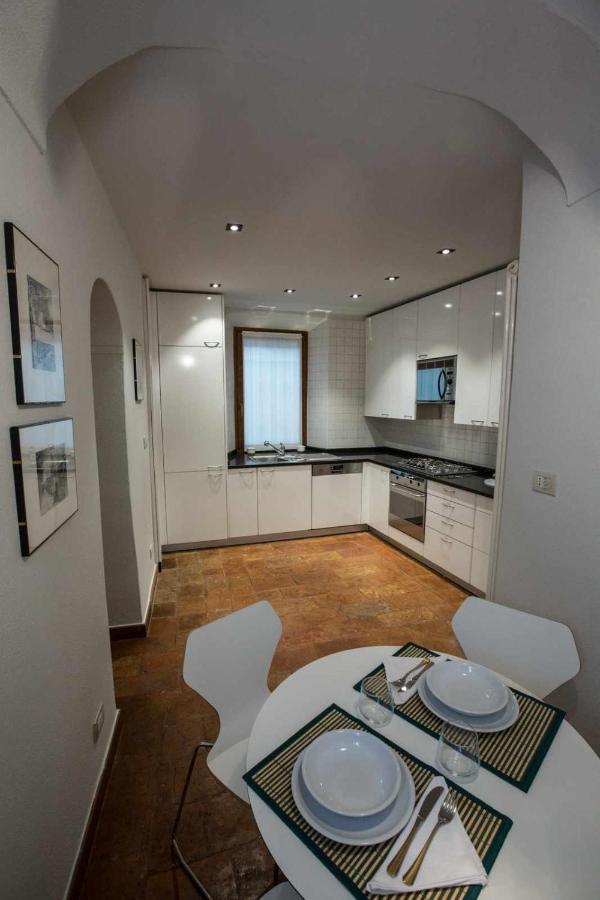 Historical Apartment In The Center Of Gravedona - Larihome A02 ภายนอก รูปภาพ