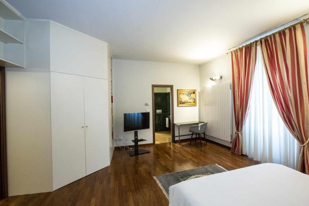 Historical Apartment In The Center Of Gravedona - Larihome A02 ภายนอก รูปภาพ