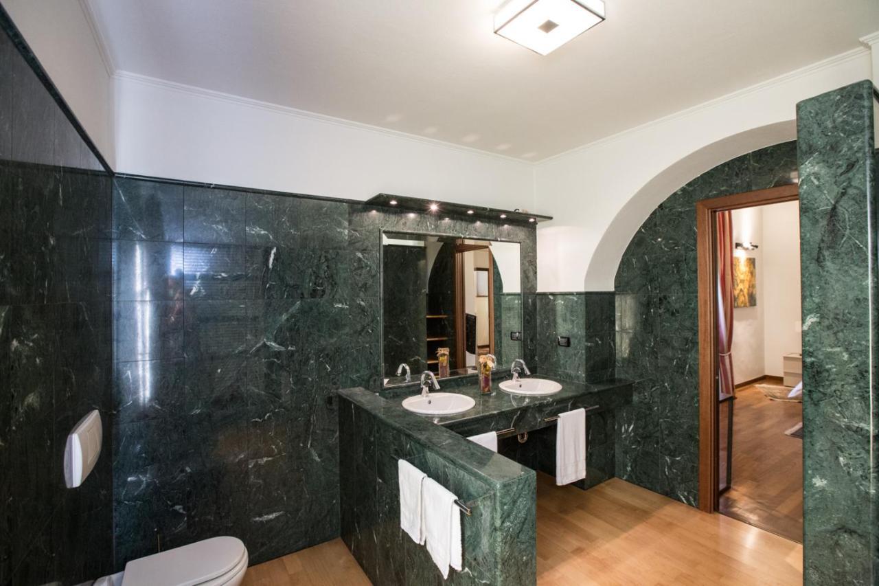 Historical Apartment In The Center Of Gravedona - Larihome A02 ภายนอก รูปภาพ