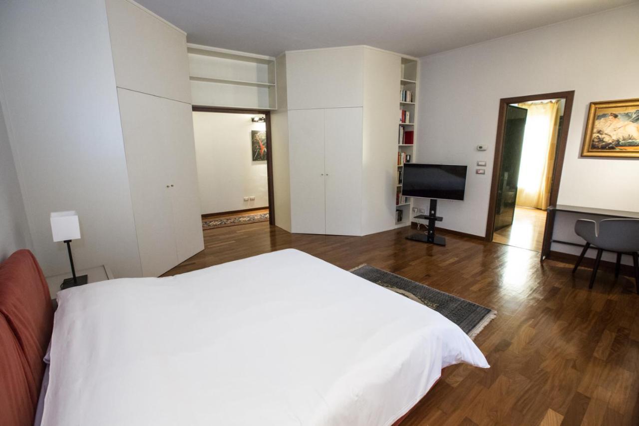 Historical Apartment In The Center Of Gravedona - Larihome A02 ภายนอก รูปภาพ